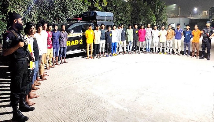 রাজধানীতে কিশোর গ্যাংয়ের ৪৩ সদস্য গ্রেপ্তার