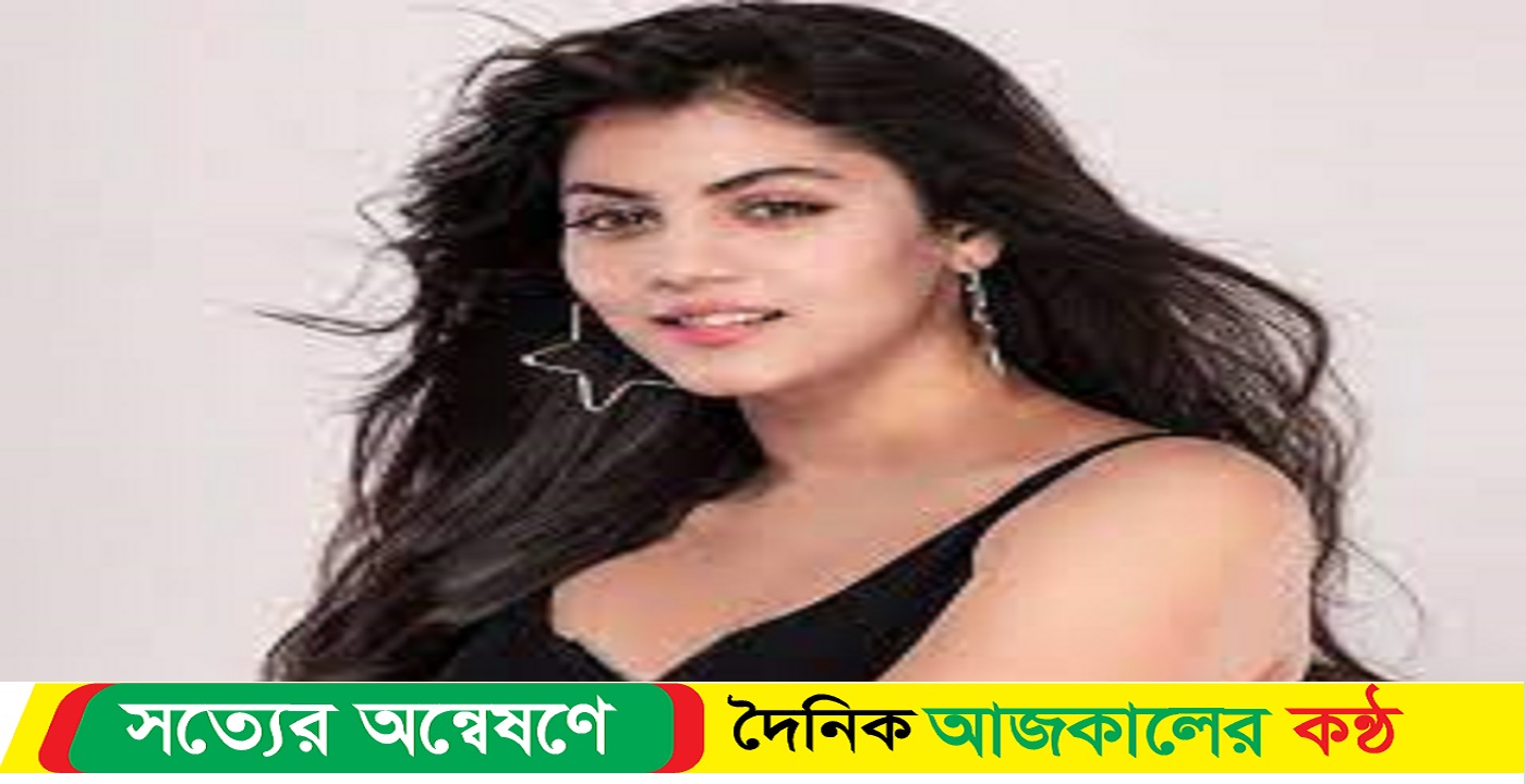 অসুস্থ হয়ে হাসপাতালে ঋত্বিকা