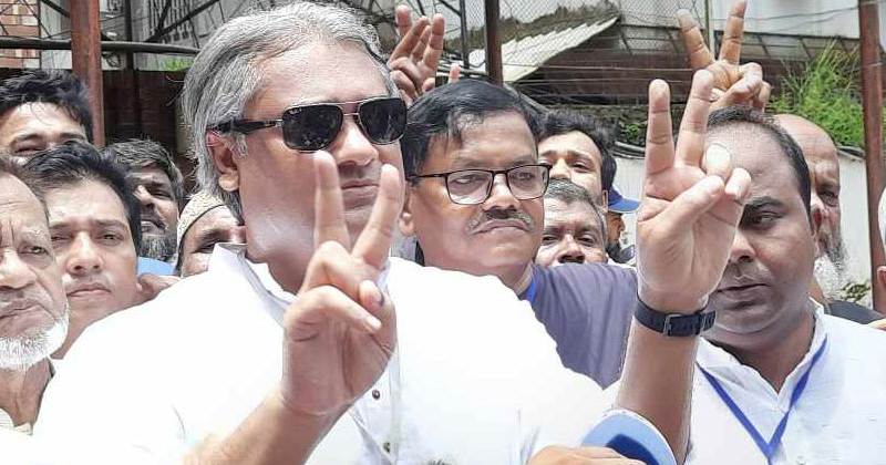 ঢাকা-১৭ উপনির্বাচনে জয়ী নৌকার আরাফাত