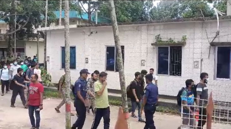 টাঙ্গুয়ার হাওরে বেড়াতে গিয়ে বুয়েটের ৩৪ শিক্ষার্থী গ্রেপ্তার