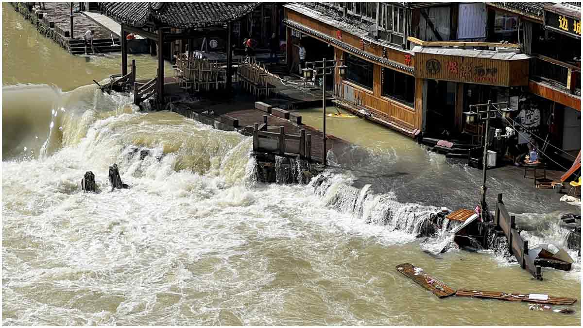 বিএনপির আমলে গোপালগঞ্জে হারিকেন জ্বালিয়ে কাজ করেছি: প্রধানমন্ত্রী