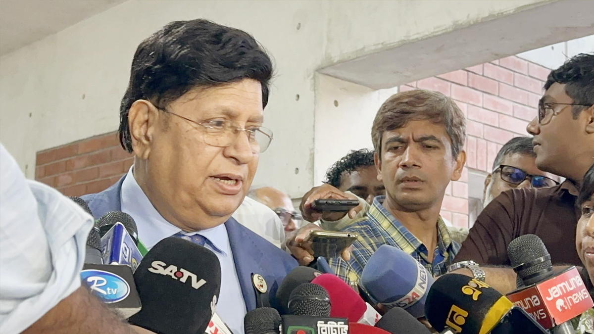 বি‌দে‌শি কূটনীতিকরা একটু আগ বাড়িয়ে কথা বলেন: পররাষ্ট্রমন্ত্রী