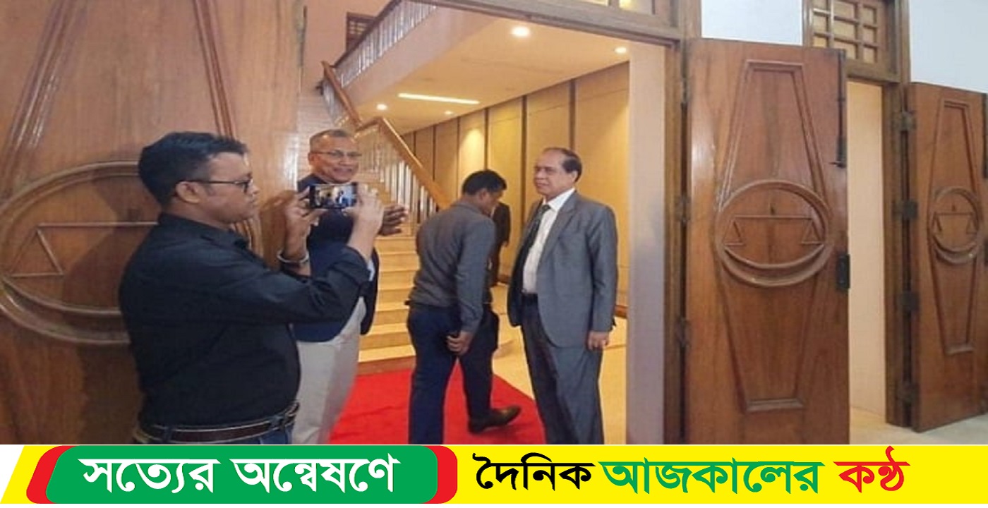 তফসিল ঘোষণার আগে বৈঠক