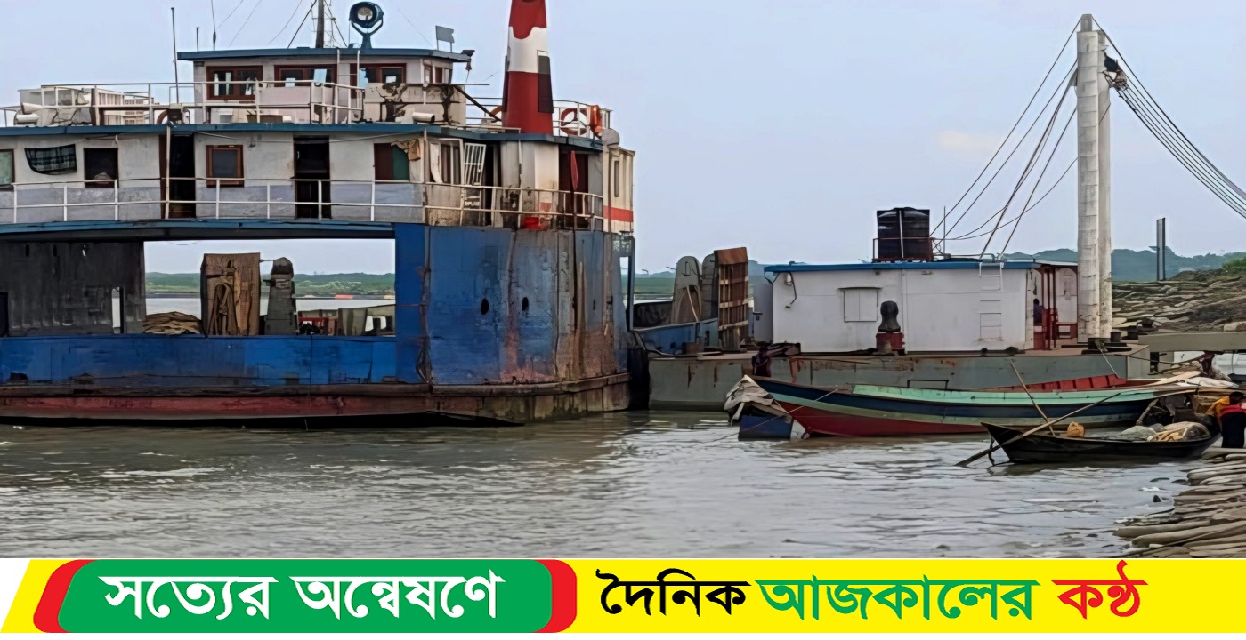 নৌরুটে ঘন কুয়াশায় ফেরি চলাচল বন্ধ হওয়ার ৪ ঘণ্টা পর আবার ফেরি চলাচল স্বাভাবিক হয়েছে
