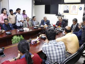 রাজনৈতিক সন্ত্রাস ও নাশকতা নিরাপদ রেল চলাচলের জন্য হুমকি