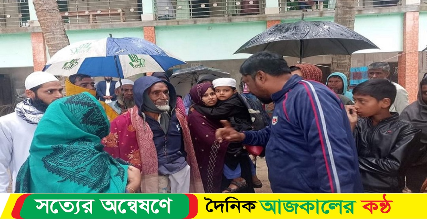 পথে মাইক্রোবাসের ধাক্কা, ভ্যানচালক নিহত