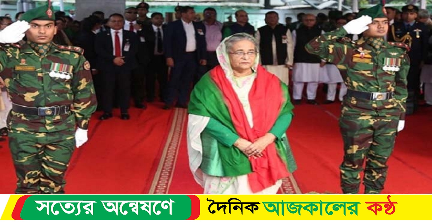বঙ্গবন্ধুর প্রতিকৃতিতে প্রধানমন্ত্রীর শ্রদ্ধা