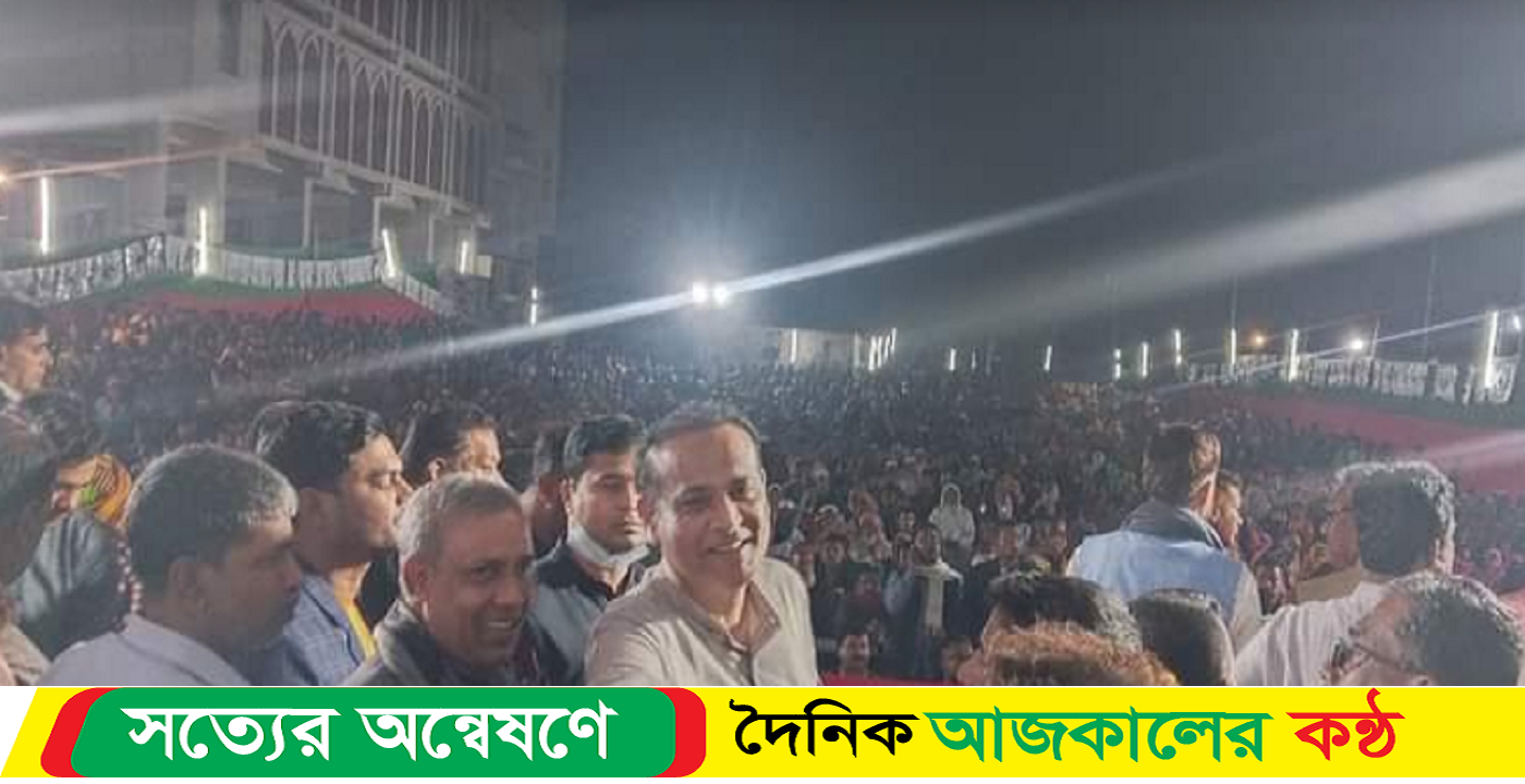 মাঠ জুড়ে প্রচারণায় নৌকা