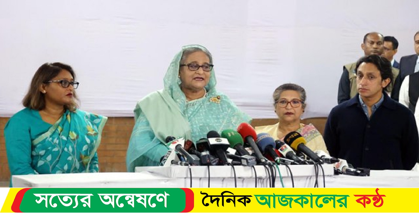 মায়ের সঙ্গে একই কেন্দ্রে ভোট দিলেন পুতুল