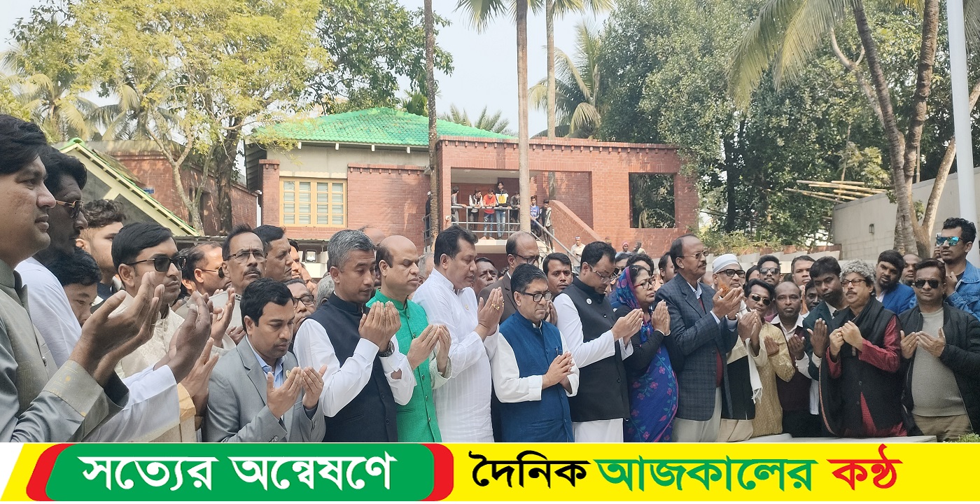বঙ্গবন্ধুর সমাধিতে প্রধানমন্ত্রীর কার্যালয়ের অনু বিভাগে নতুন নিয়োগ প্রাপ্ত ১০ কর্মকর্তার শ্রদ্ধা