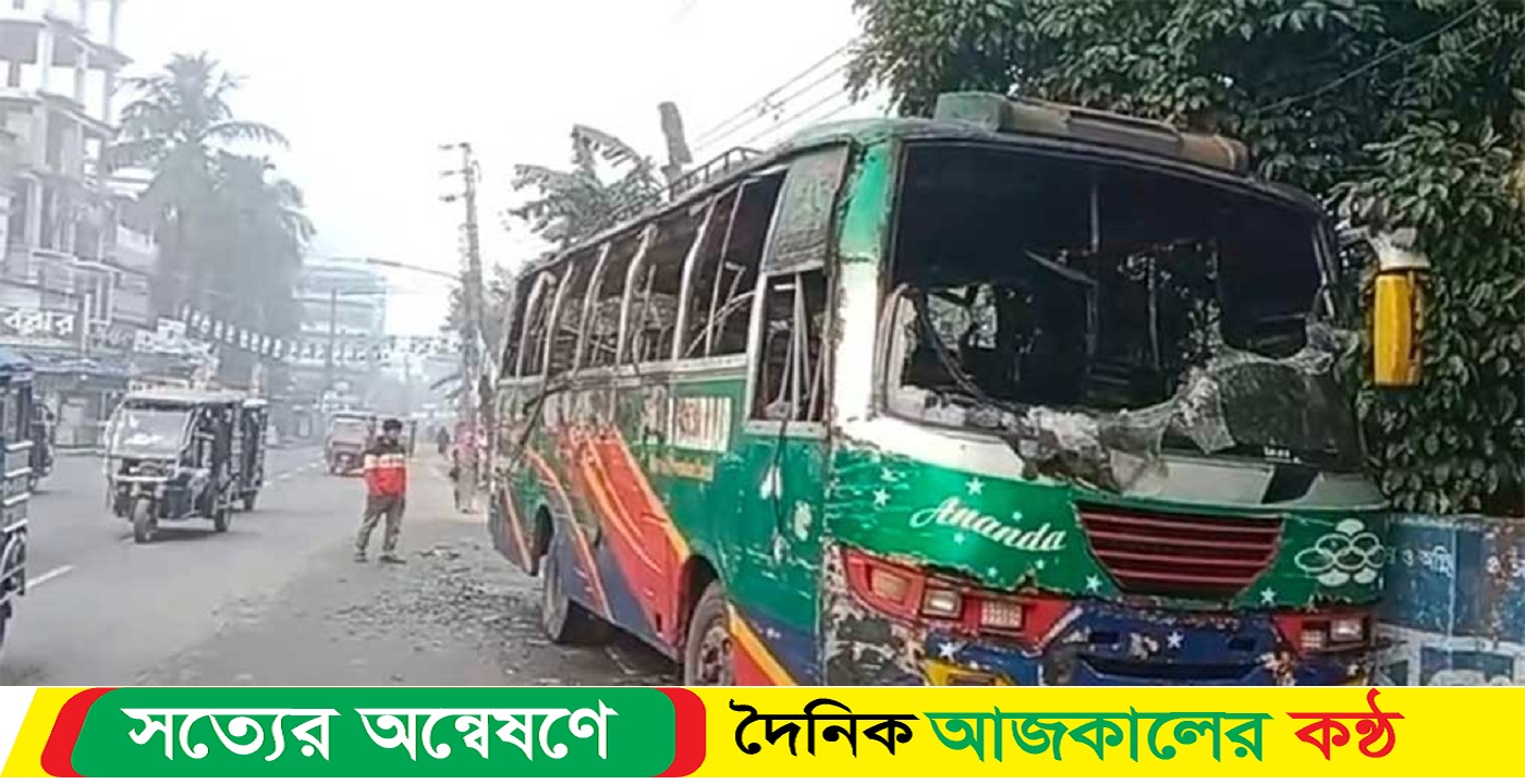 বাস আগুন চালক-হেলপার আহত