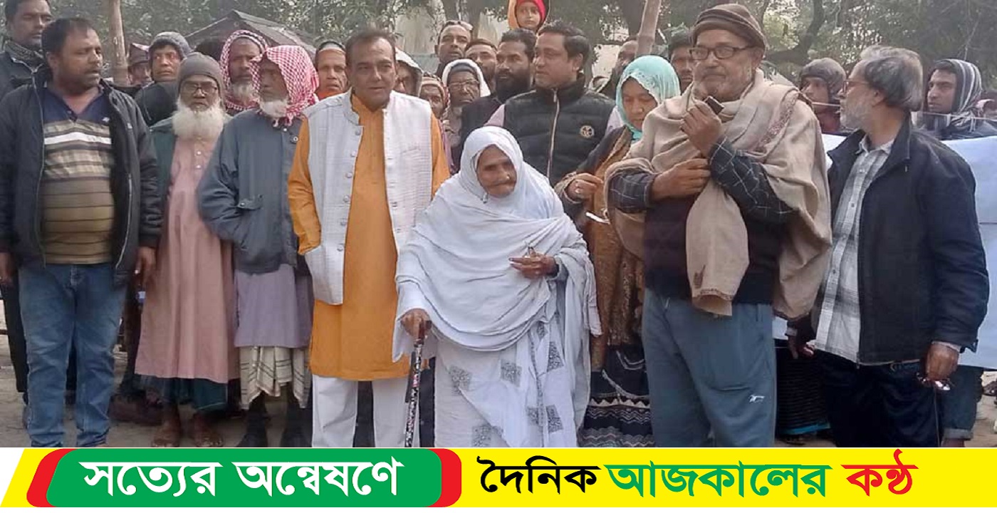 মাকে নিয়ে ভোট দিলেন স্বতন্ত্র প্রার্থী কামারুল