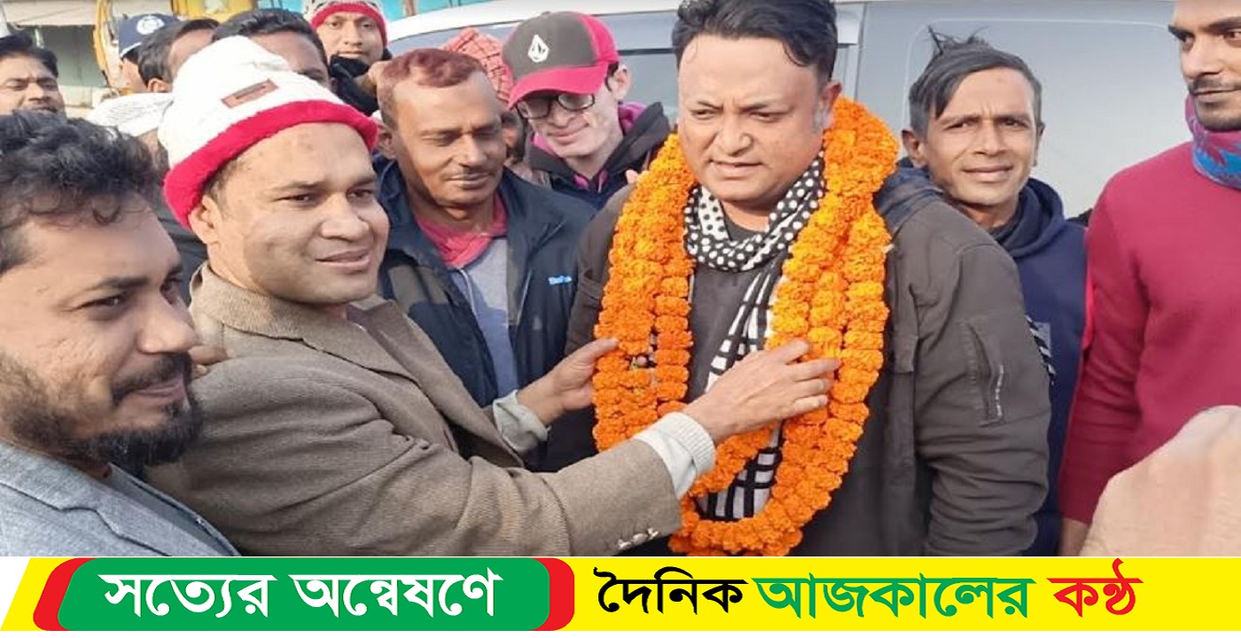 শিবলী সাদিক এমপির সঙ্গে ঘোড়াঘাট পৌর আওয়ামীলীগের সৌজন্য সাক্ষাৎ