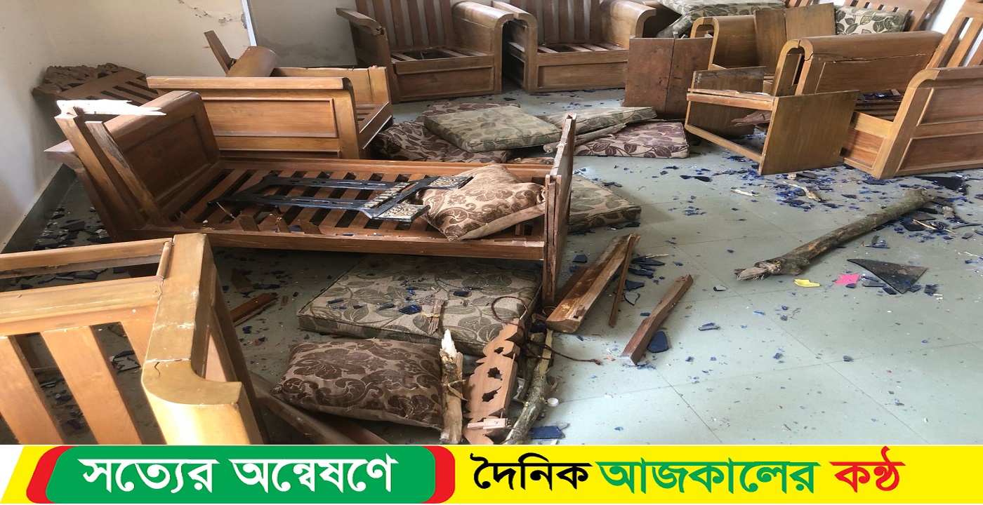 মুকসুদপুরে ব্যাপক ভাঙচুর ও লুটপাট চালায় দুর্বৃত্তরা