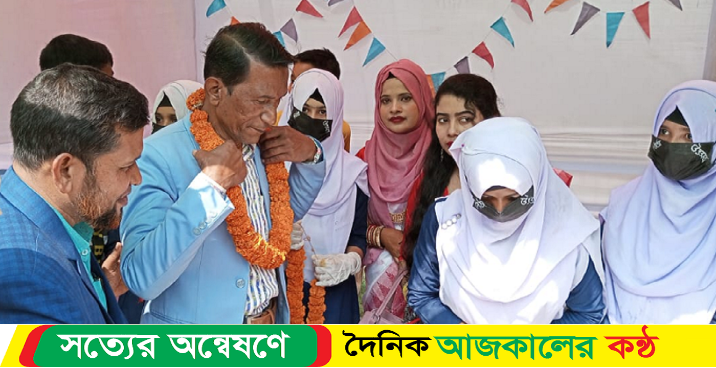 কিশোরগঞ্জে গ্রীন বার্ড কিন্ডারগার্টেনে পিঠা উৎসব