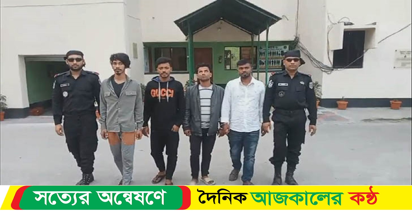 মাইক্রোবাসে ইয়াবা-নারীসহ আটক ৬