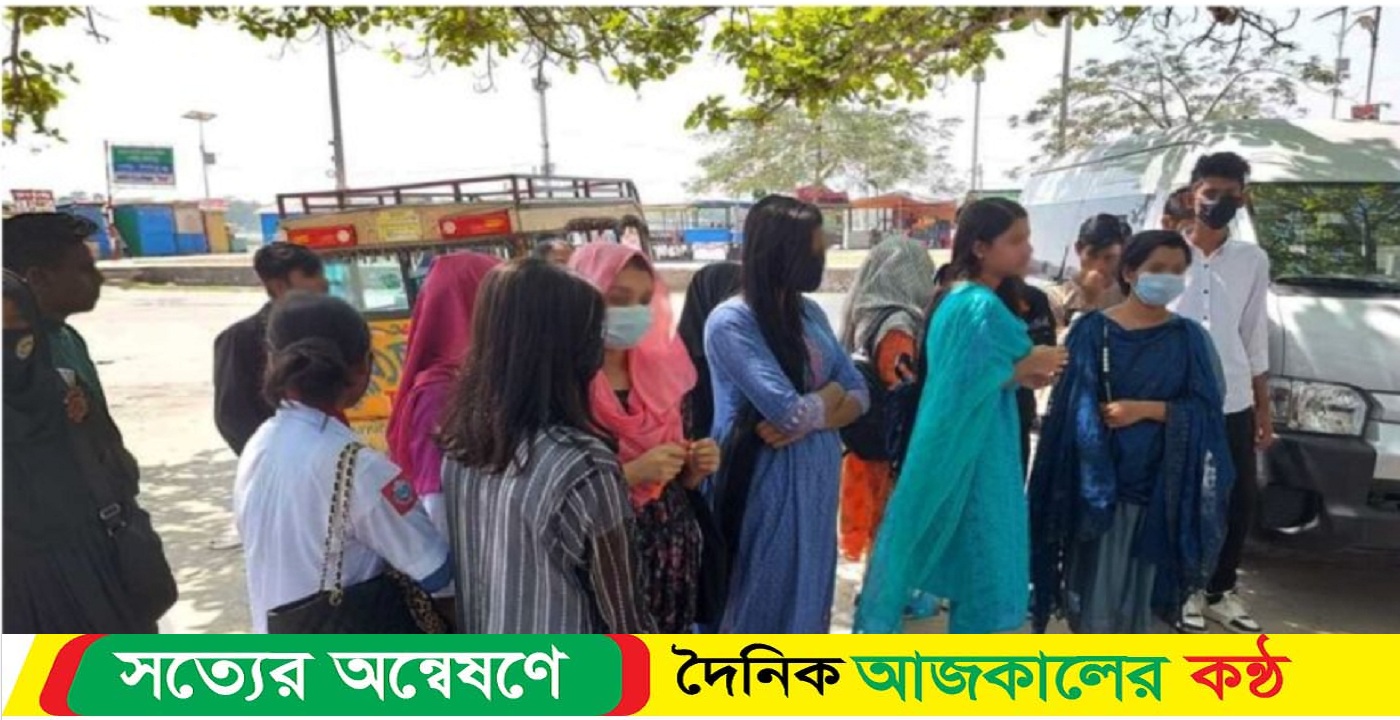 বরিশালে ক্লাস ফাঁকি দিয়ে পার্কে আড্ডাবাজি,অর্ধশত শিক্ষার্থী আটক