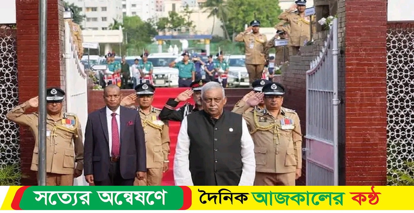 স্বাধীনতা দিবসে শহিদ পুলিশ সদস্যদের প্রতি স্বরাষ্ট্রমন্ত্রী ও আইজিপির শ্রদ্ধা জ্ঞাপন