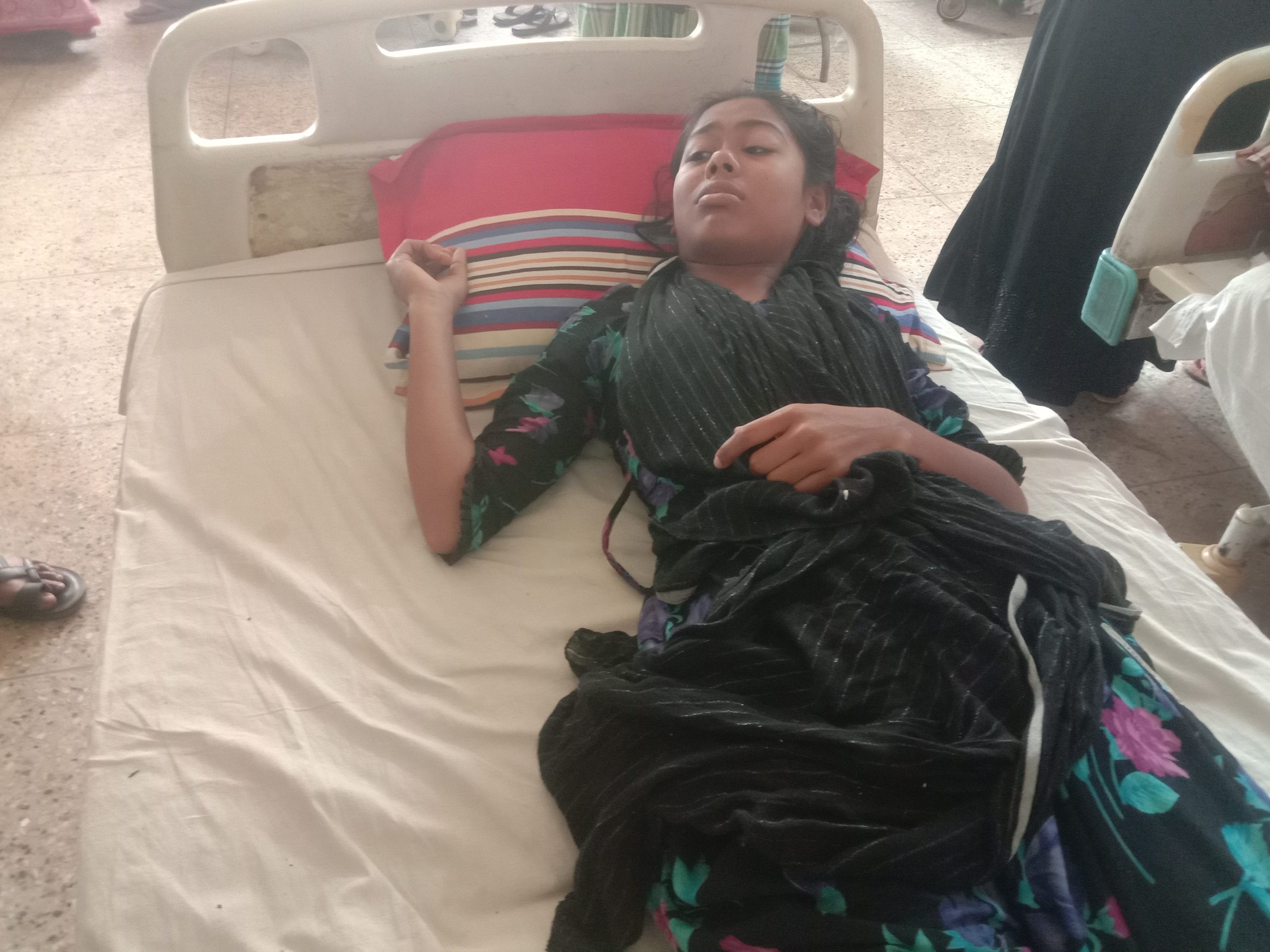 গোপালগঞ্জে যৌতুকের মামলার জের ধরে স্ত্রী সন্তানকে মারপিট বাড়ি ঘর ভাঙচুর ও লুটপাট
