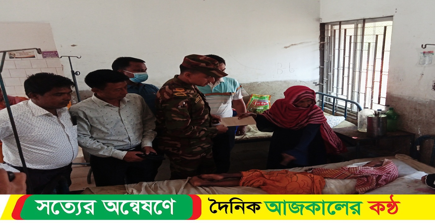 গরম পানিতে পড়া মুমূর্ষু শিশুর পাশে আলীকদম সেনা জোন চিকিৎসার্থে ১০ হাজার টাকা সহায়তা