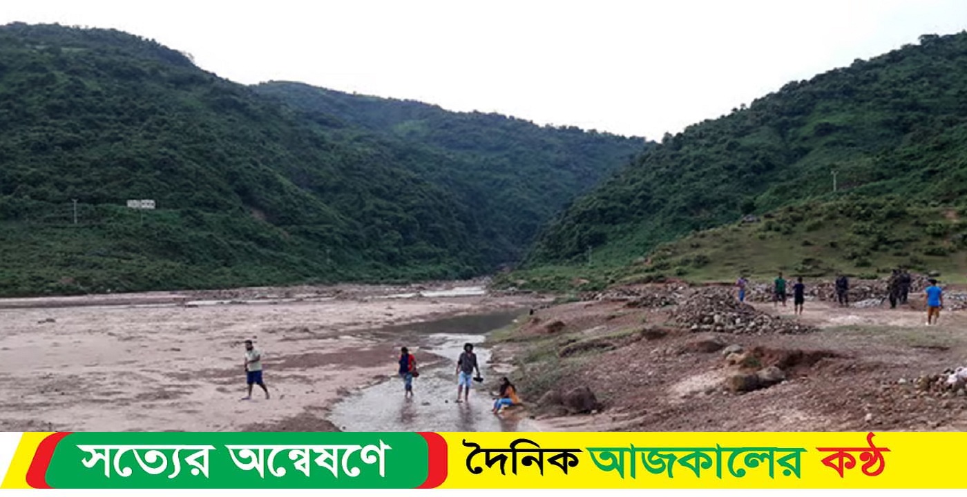 পাথরচাপায় ২ শ্রমিক নিহত চোরাই কয়লা আনতে গিয়ে