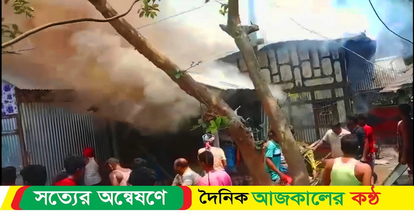সখিপুরে হযরত আলী মুন্সি কান্দি গ্রামের জহিরুল ইসলাম মোল্লা বাড়িতে এ অগ্নিকাণ্ডের ঘটনা ঘটে