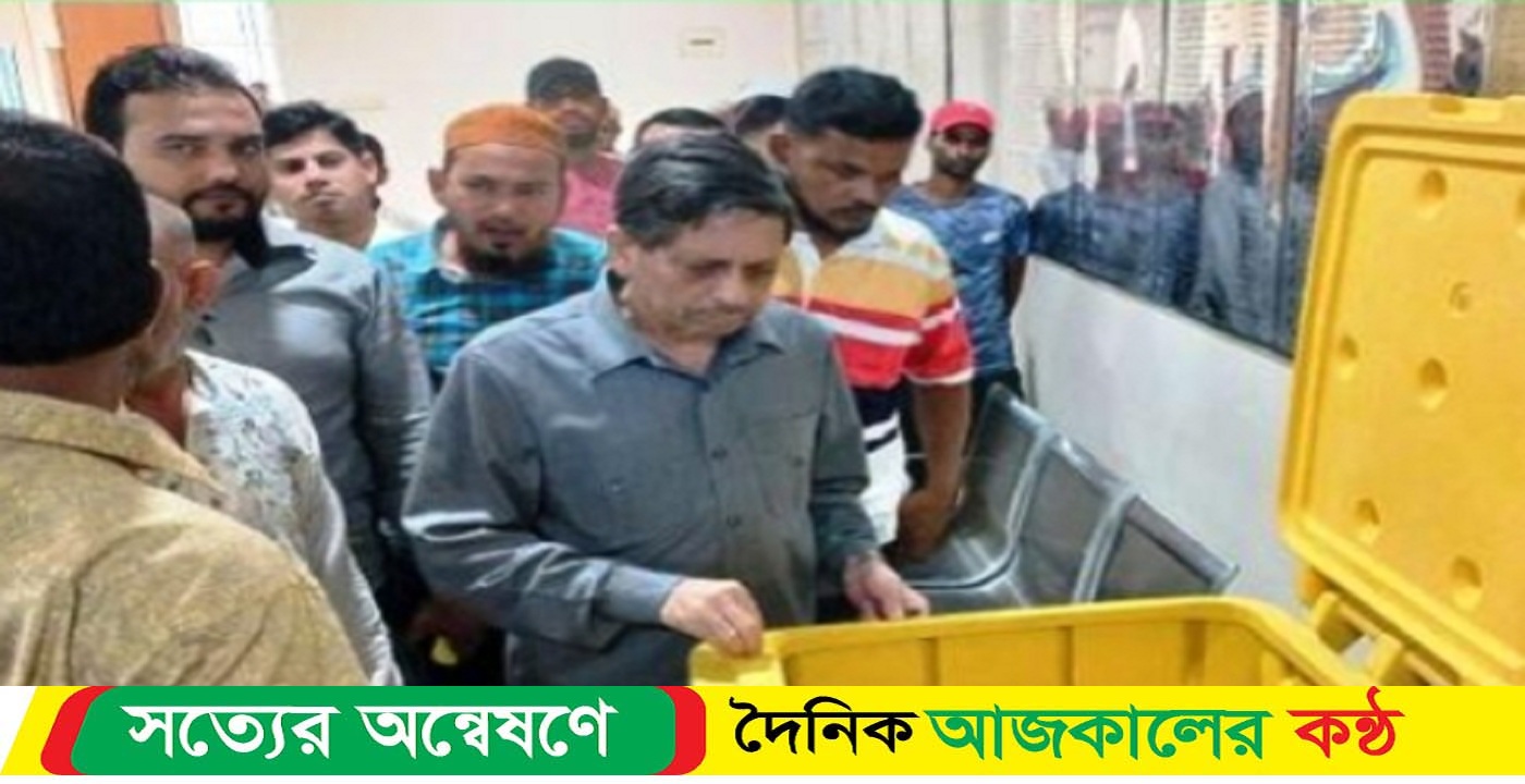 বরিশালে পরিস্কার-পরিচ্ছন্ন রাখতে বসানো হচ্ছে ময়লা ফেলার আধুনিক ডাস্টবিন