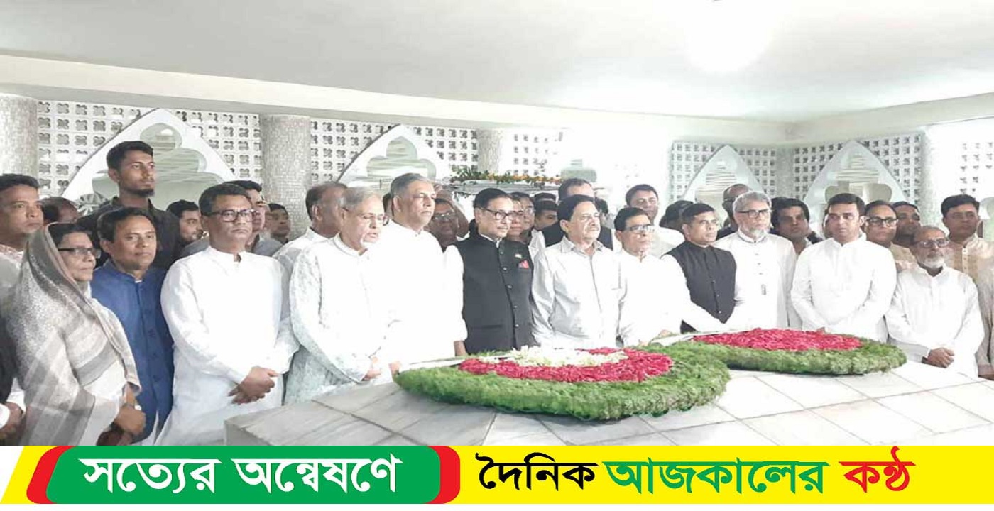 শেরে বাংলা এ কে ফজলুল হকের মাজারে শেখ হাসিনার শ্রদ্ধা
