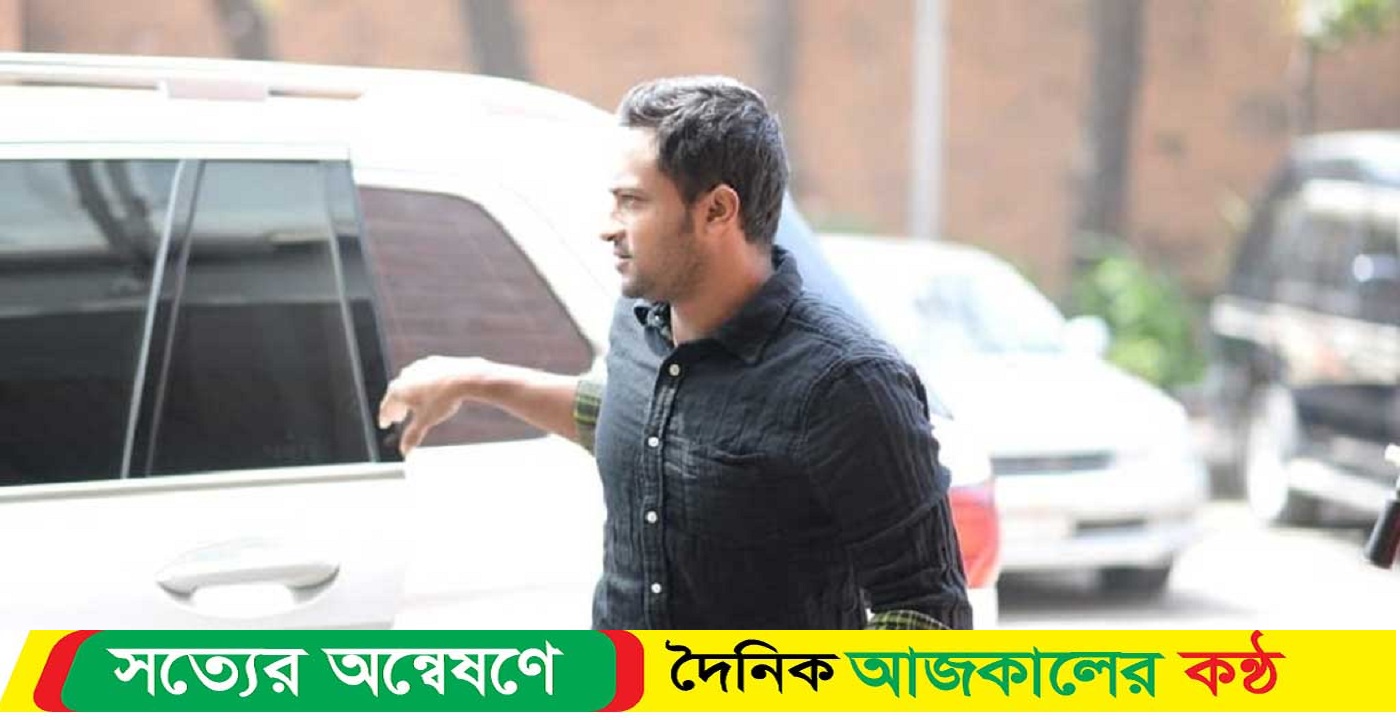দেশে ফিরেই মাগুরায় সাকিব