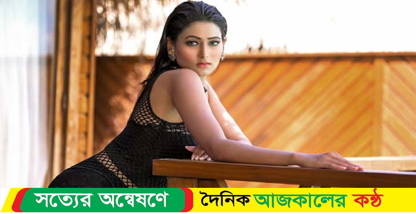 মরুভূমিতে উত্তাপ ছড়ালেন অধরা