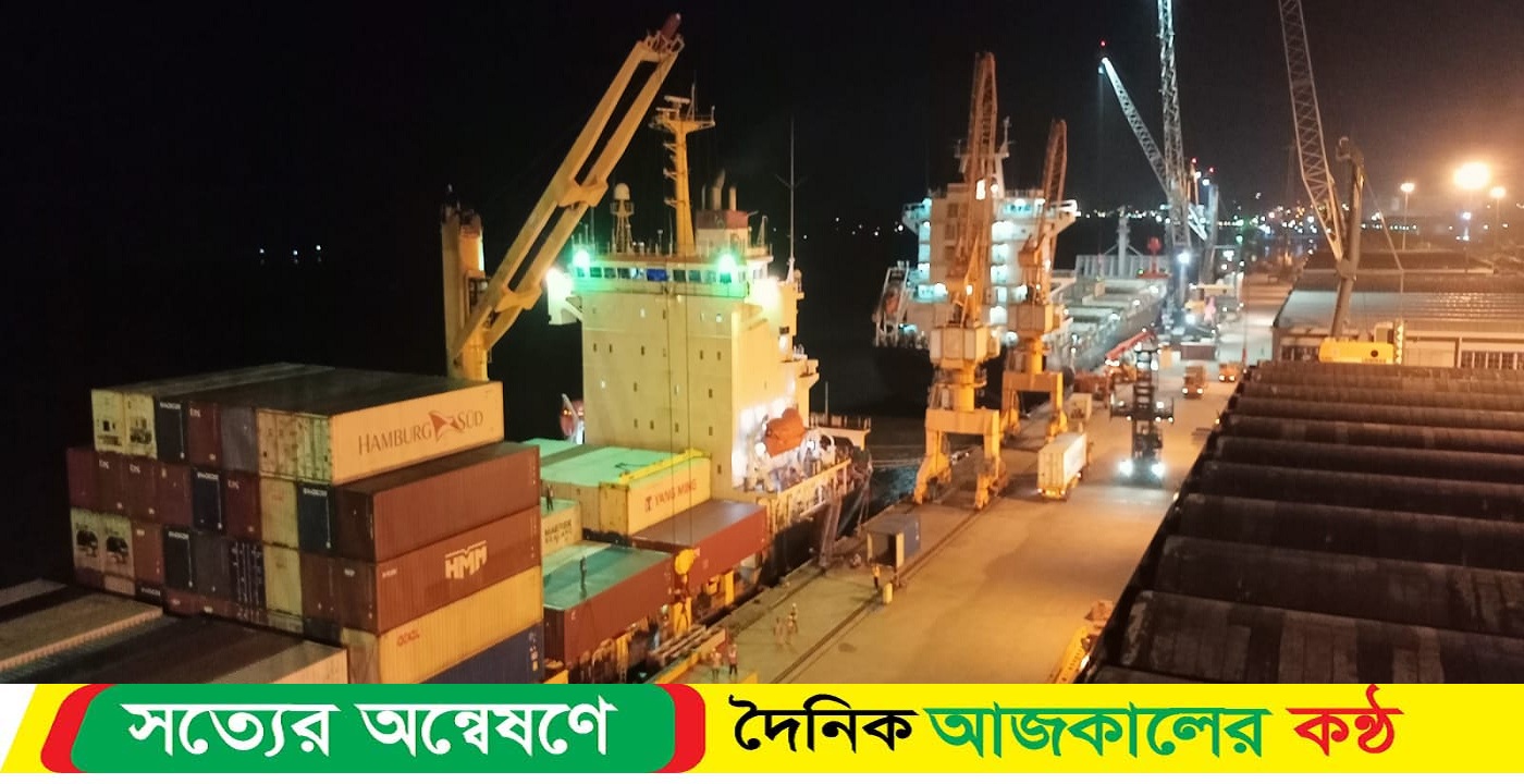 প্রতি বছর মোংলা বন্দরে আয় হচ্ছে ১০০ কোটিরও বেশী