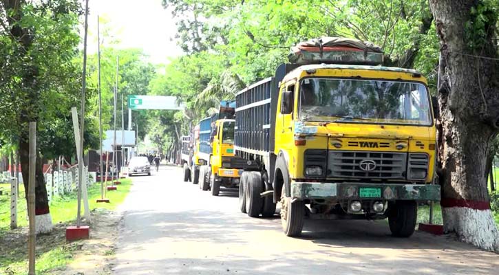 ৪ দিনের ছুটি শেষে কর্মচঞ্চল আখাউড়া স্থলবন্দর
