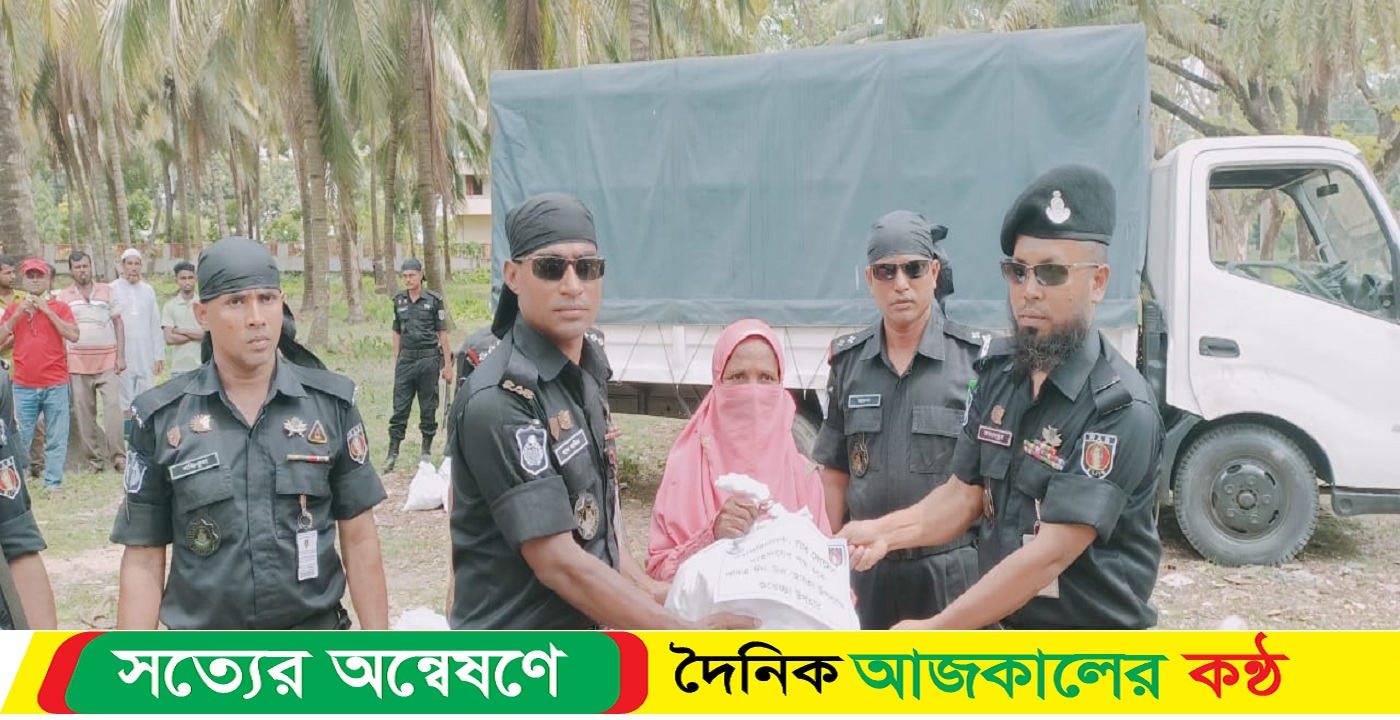 আত্মসমর্পণকারী বনদস্যুদেরকে ঈদ উপহার দিলো র‌্যাব-৮