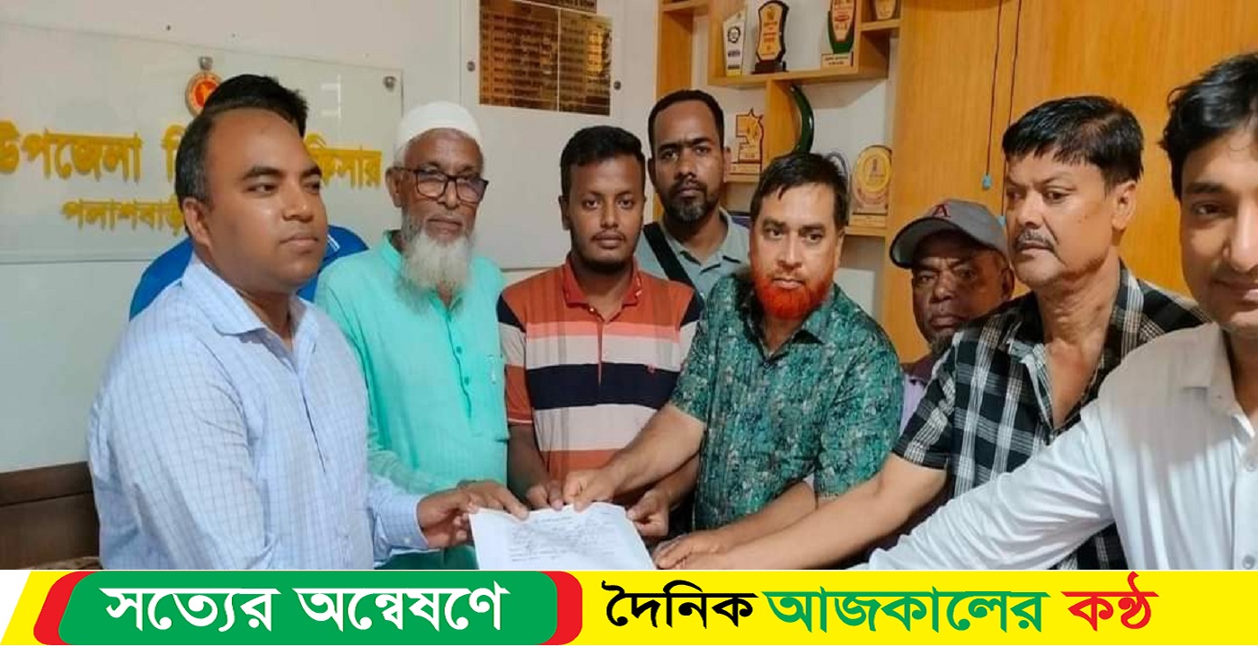 পলাশবাড়ী প্রেসক্নাব বন্যা দুর্গতদের পাশে