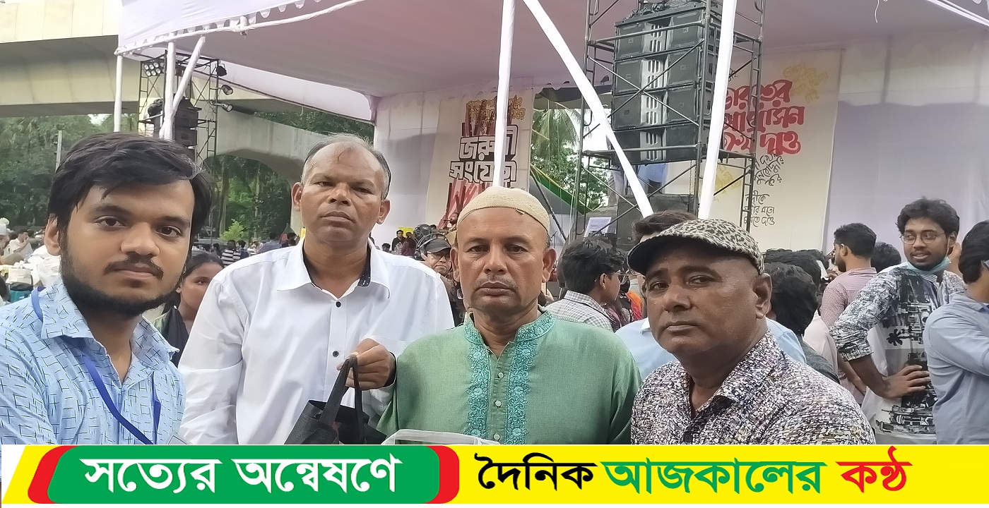 উন্নয়ন সোসাইটির খাবার স্যালাইন ও পানি বিতরণ
