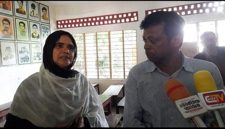 কুড়িগ্রামের উলিপুরে  প্রধান শিক্ষক ও শিক্ষা কর্মকর্তা অবরুদ্ধ