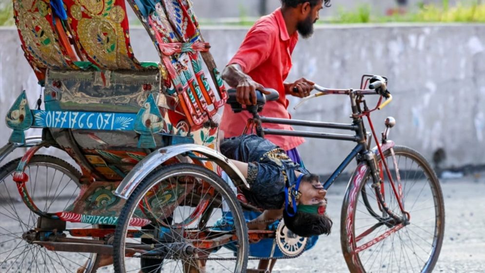 রিকশার পাদানিতে ঝুলতে থাকা গুলিবিদ্ধ নাফিজের নামে ভবন