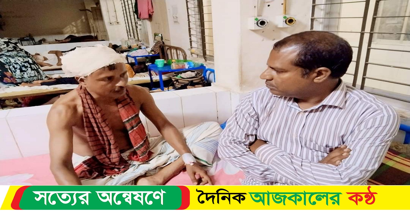 সন্ত্রাসী হামলায় আহত তরিকুল কে দেখতে হাসপাতালে এস এম মনিরুজ্জামান দুদু