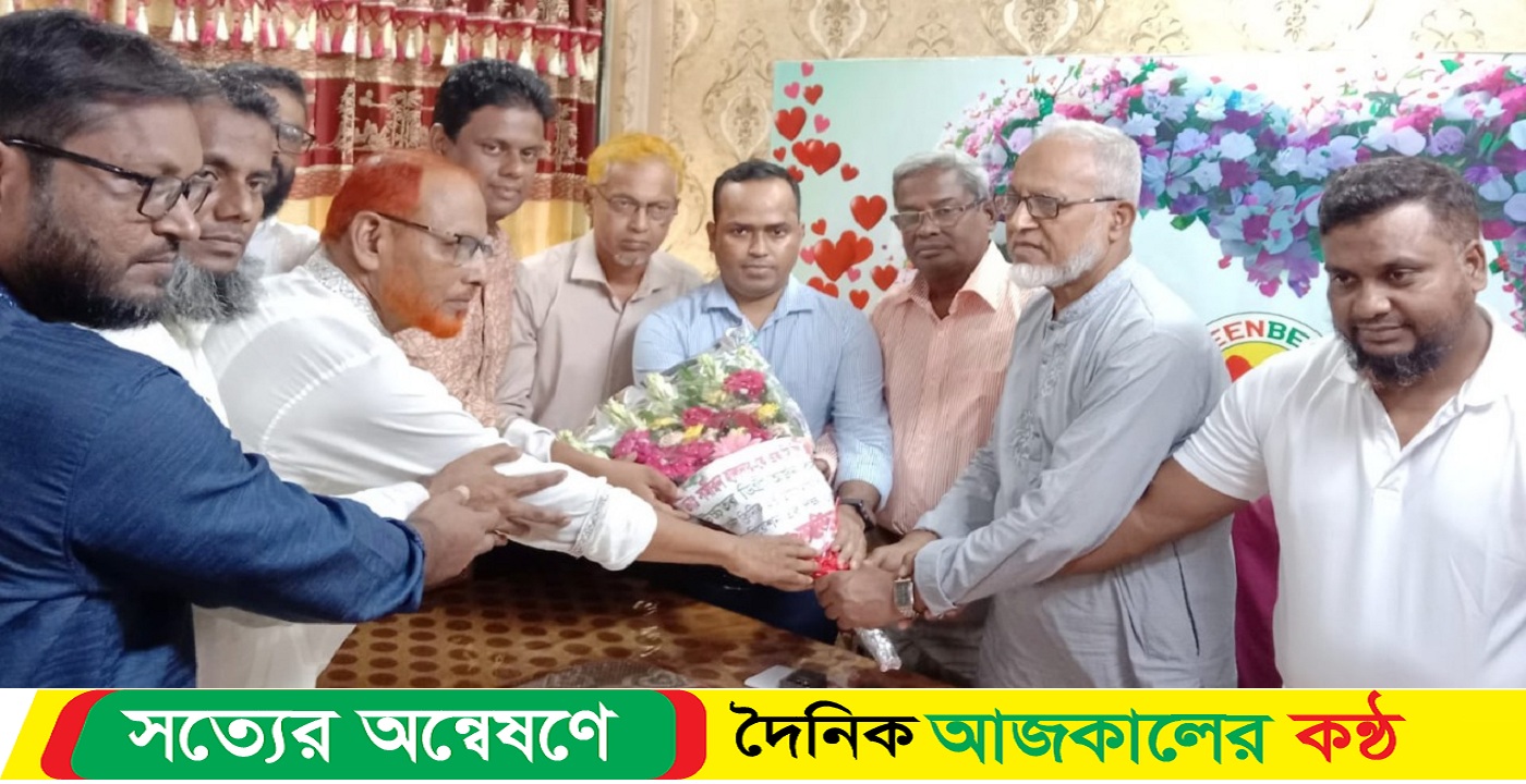 গৌরনদীর কৃতি সন্তান এফসিপিএস ডাঃ সমীরন হালদারকে সংবর্ধনা