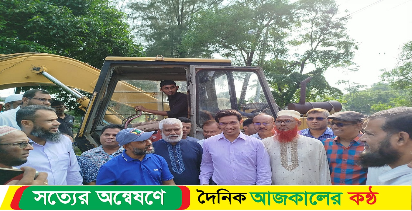 দুমকিতে পরিত্যক্ত পিরতলা খালের ময়লা অপসারণ