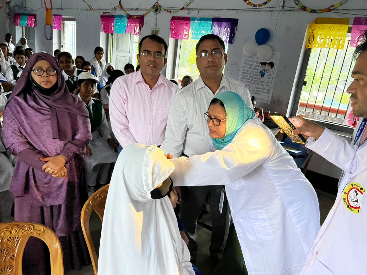 বাউফলে এইচপিভি কর্মসূচির আওতায় শিক্ষার্থীদের ক্যান্সার প্রতিরোধ  টিকা প্রদান