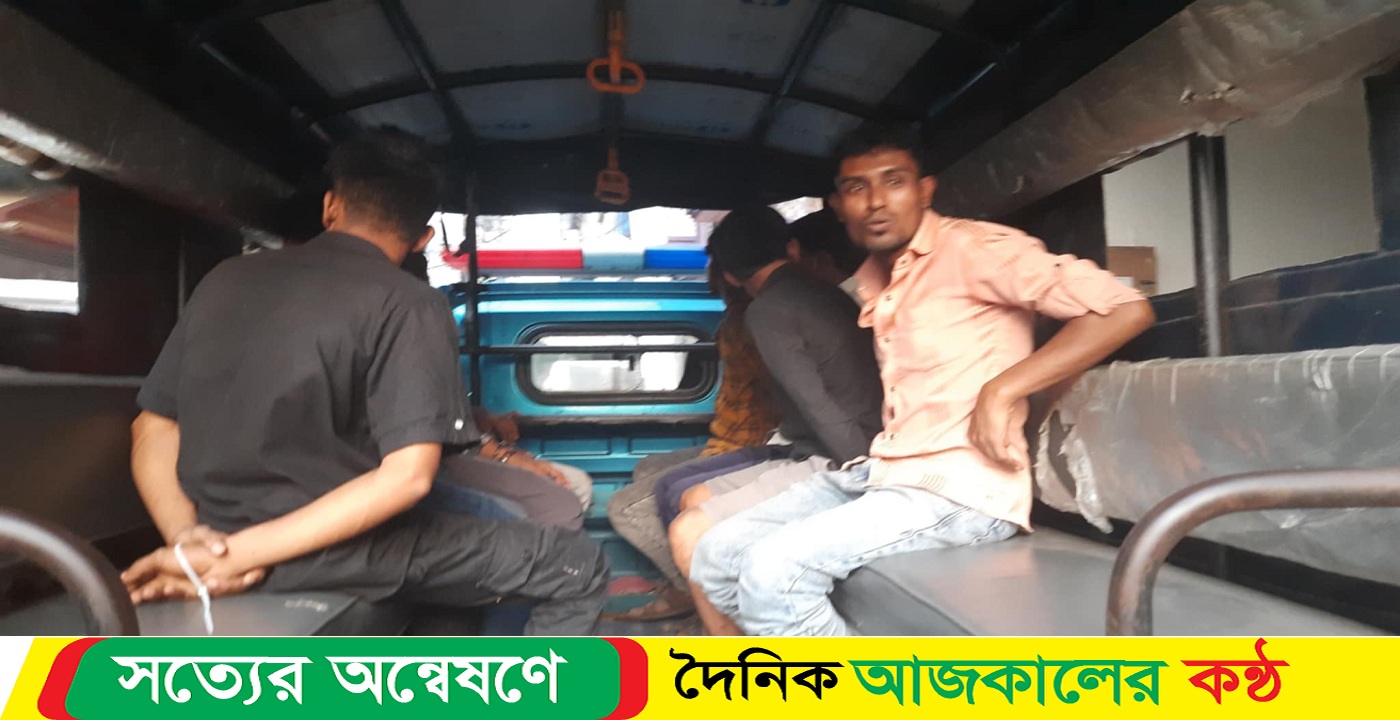 কোনাবাড়িতে পোশাক কারখানায় ভাংচুর করার চেষ্টা, যৌথ বাহিনীর হাতে আটক-৮