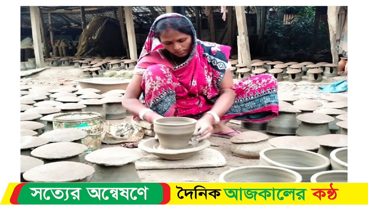 মাটির সামগ্রীতে হাসি-কান্না নানা দৃশ্যপট, হাতের স্পর্শে ফুটিয়ে তুলছেন শিল্পীরা
