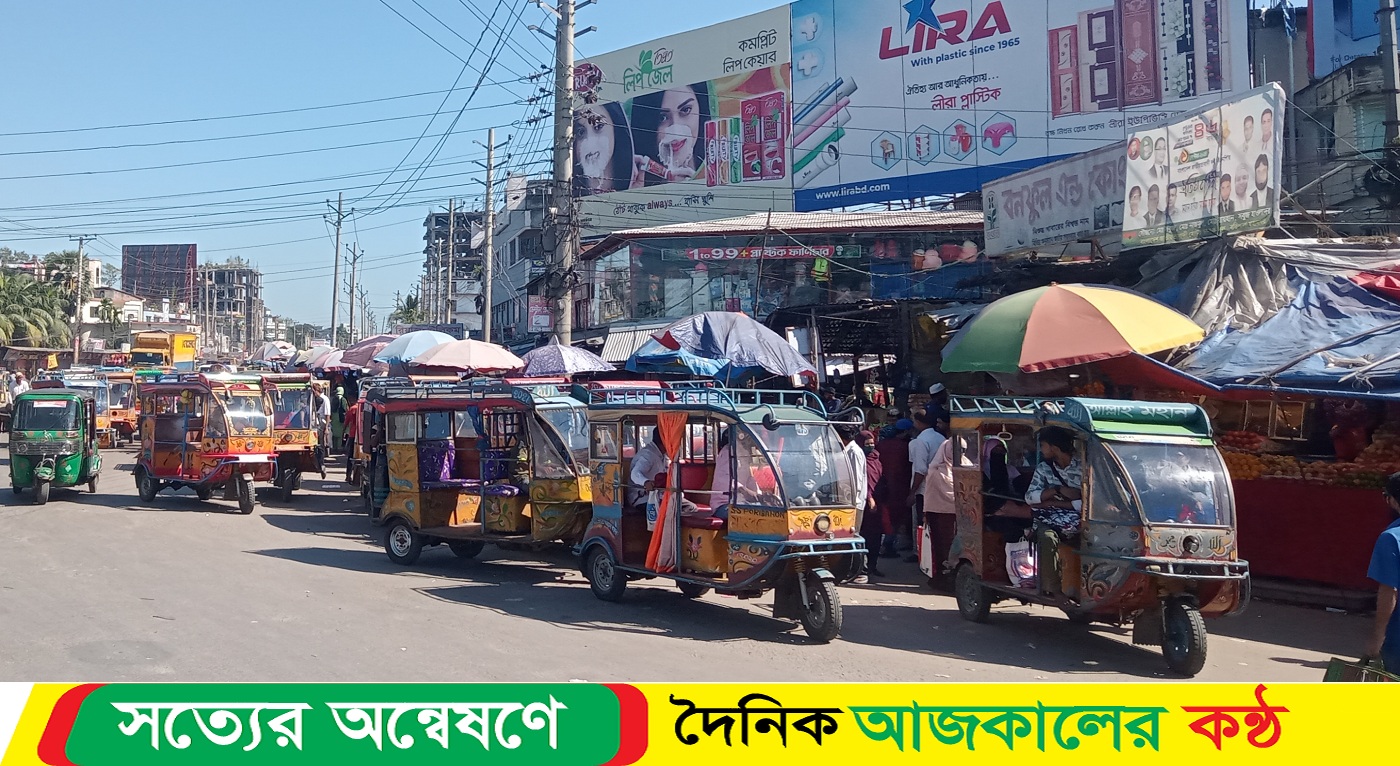 বরিশালে অটোরিকশা ইজিবাইক চলাচল নিষিদ্ধ হলেও প্রতিনিয়ত বাড়ছে এসব যানবহনের দৌরাত্ম্য
