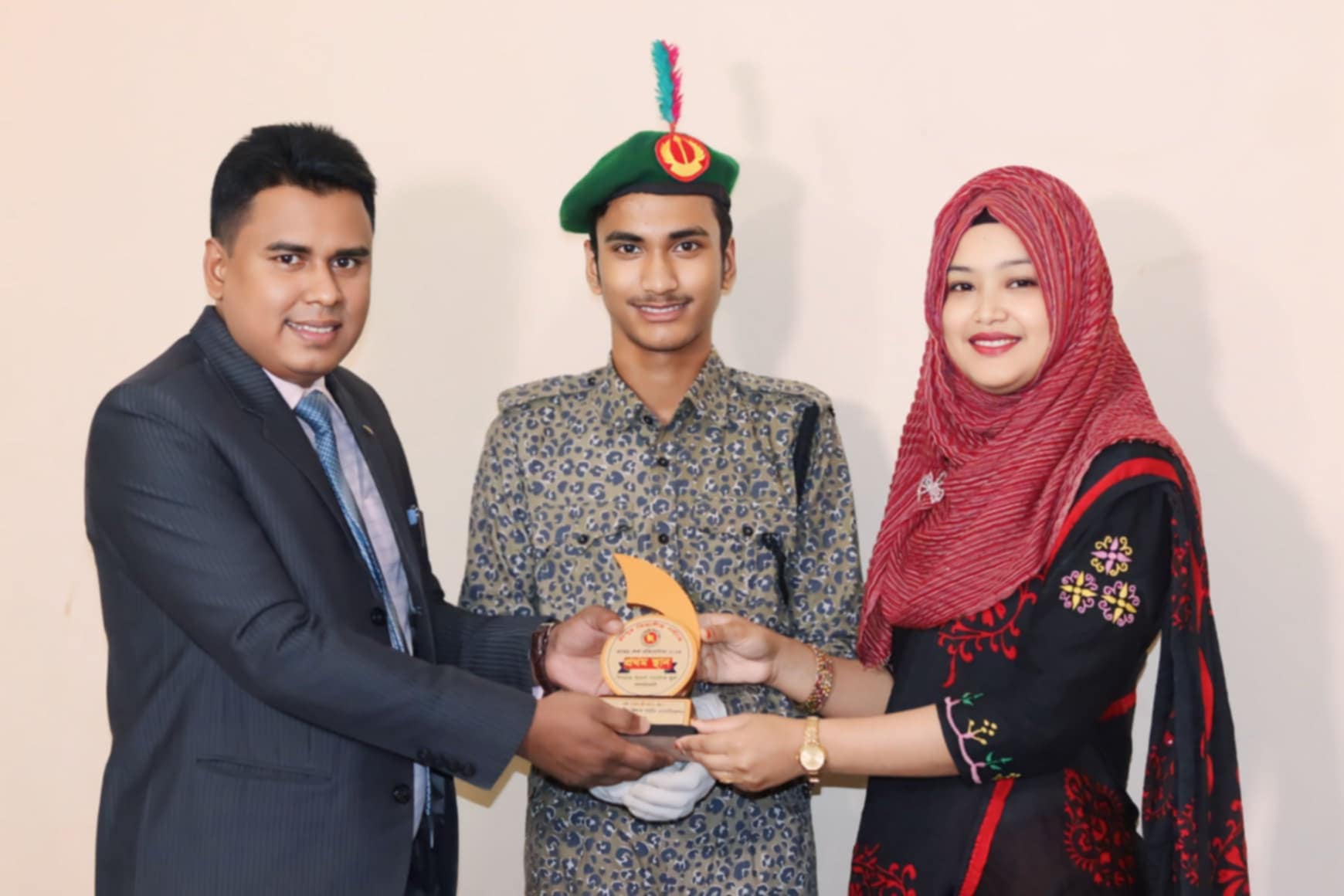 রংপুর বিভাগীয় পর্যায়ে হাতের লেখা প্রতিযোগীতায় ১ম স্হান লালমনিরহাটের শিবরাম