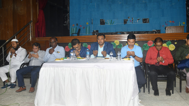 নোবিপ্রবি ছাত্রের আকস্মিক মৃত্যুর ঘটনায় উপাচার্যের মতবিনিময়