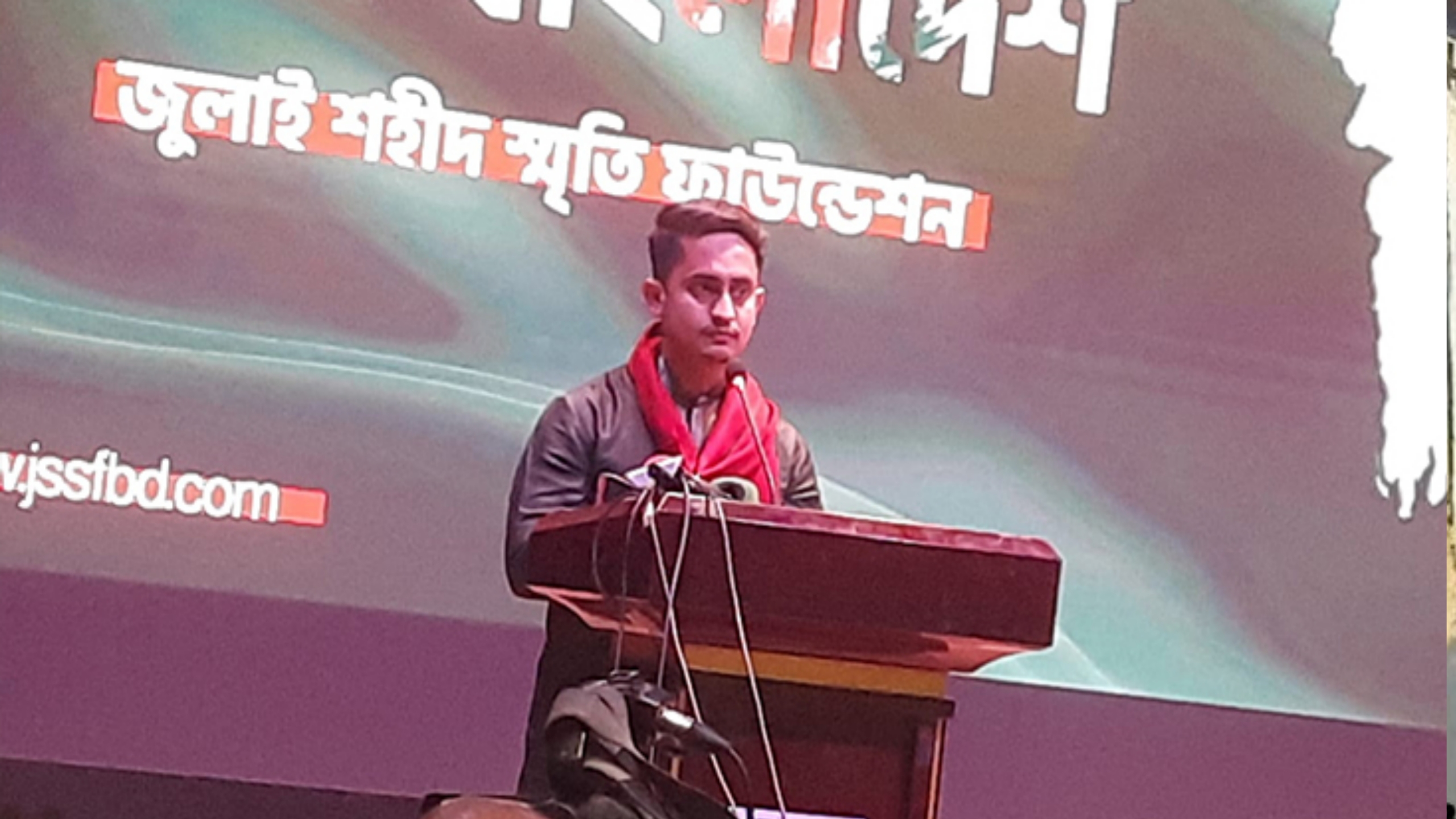 খুলনা জুলাই-আগস্ট আন্দোলনে শহিদ পরিবারের সদস্যদের আর্থিক অনুদান : সারজিস আলম