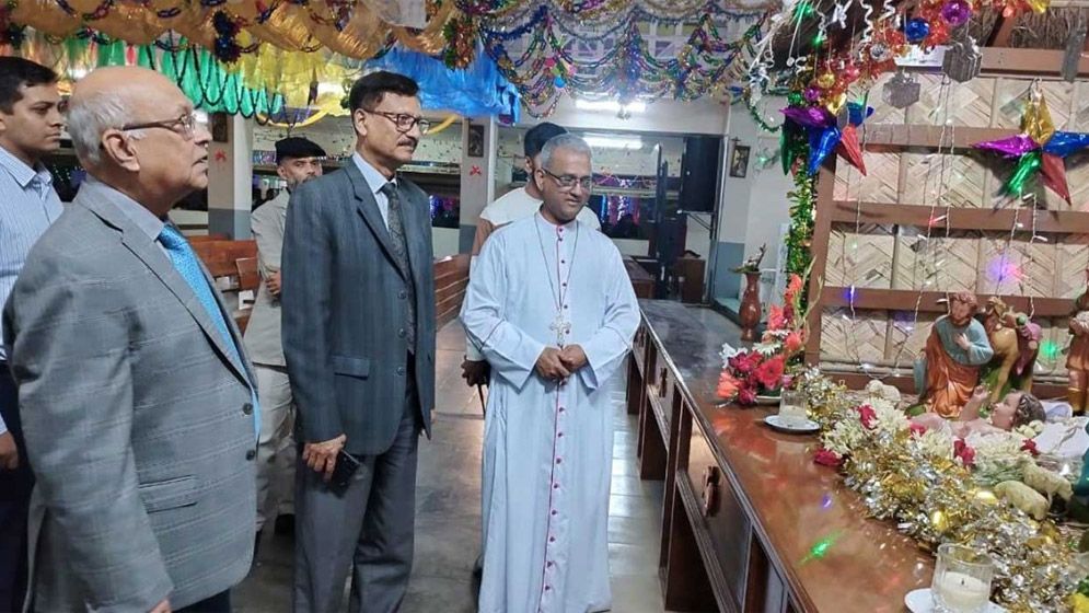 প্রার্থনা আর আনন্দ উৎসবে বড়দিন উদযাপিত