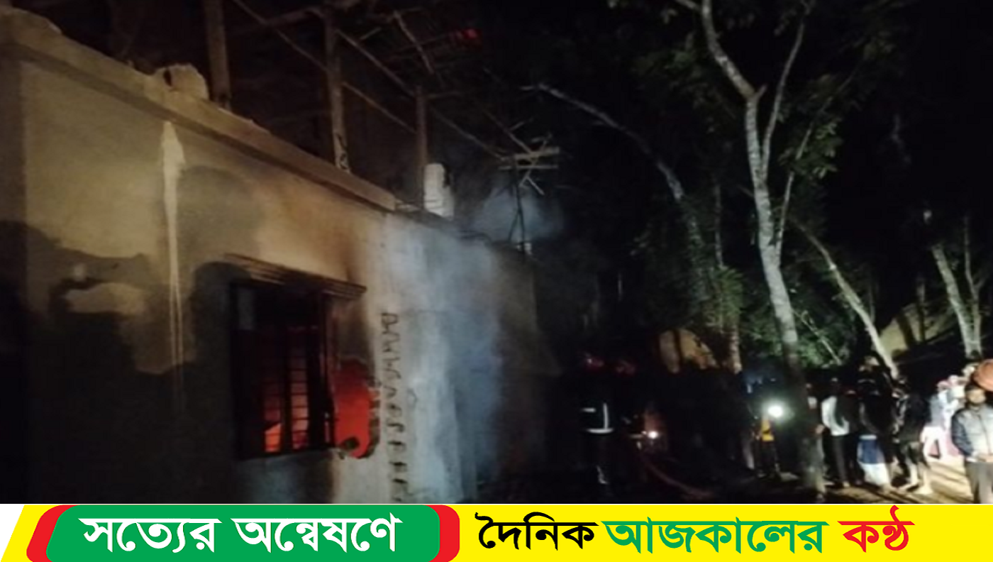 শিশু হত্যা মামলায় গ্রেফতারকৃত ২ আসামির বসত ঘর পুড়িয়ে দিয়েছে বিক্ষুব্ধ জনতা