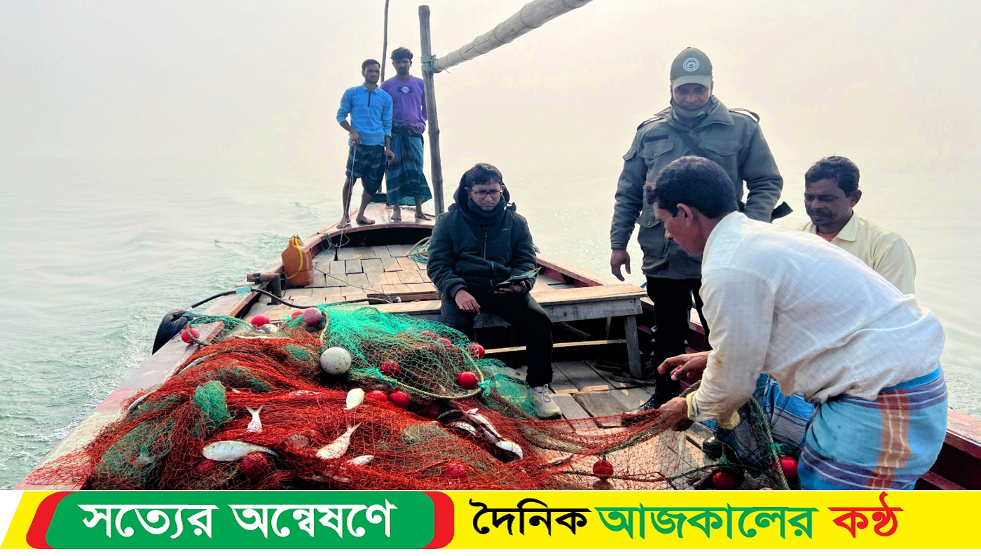 সখিপুর থানার পদ্মা নদী থেকে ১০মণ জাটকাসহ ১৭ জেলেকে আটক